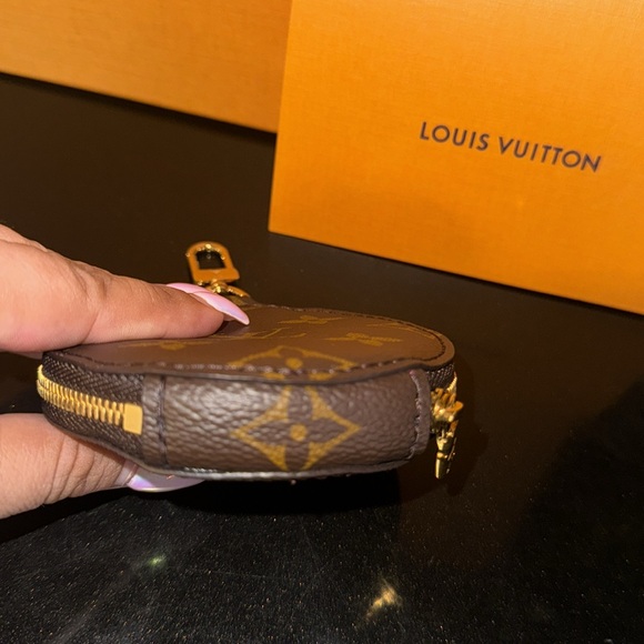 LOUIS VUITTON MINI MNG PIVOINE - Picture 5 of 8
